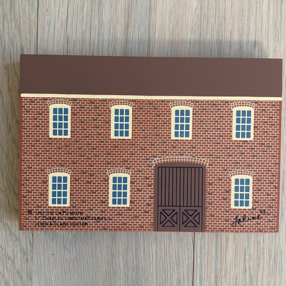 Lewis and Clark Center - St. Charles Missouri Christmas Series - The Cat's Meow - Picture 2 of 6